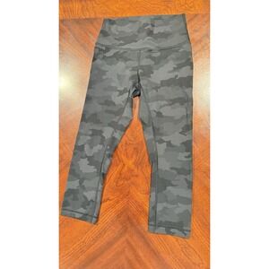 Lululemon Black Gray Camo High Rise Cropped Leggings Size 6 Womens Yoga
